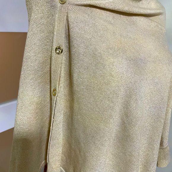 Lilly Pulitzer Valiente Wrap in Heathered Sand Dune with metallic gold buttons - Picture 7 of 8